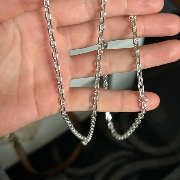 Silver neckles - Picture 3 of 3